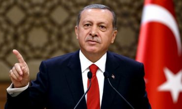 Cumhurbaşkanı Recep Tayyip Erdoğan, maç sonrasında turuncu-lacivertli takımın soyunma odasına giderek, teknik heyet ve futbolcuları kutladı.